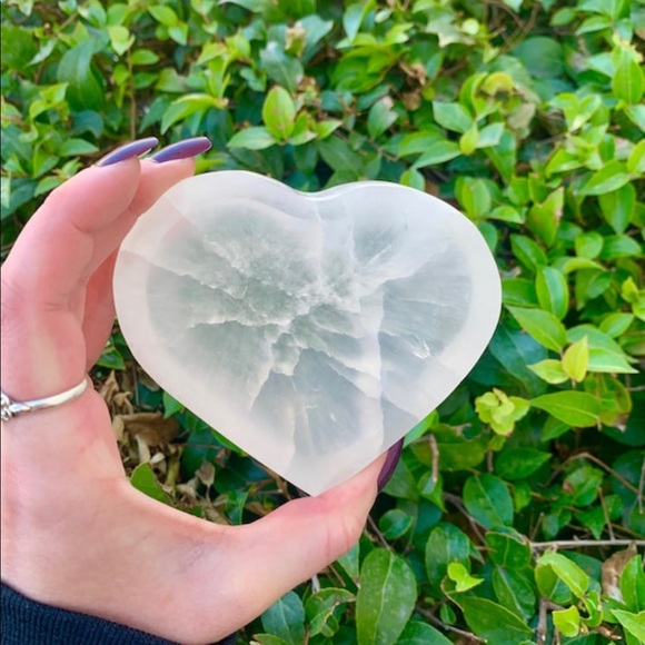 One Heart Shaped Selenite Charging Dish, Crystal Polished Dish, Heart Bowl,Reiki - Picture 9 of 9